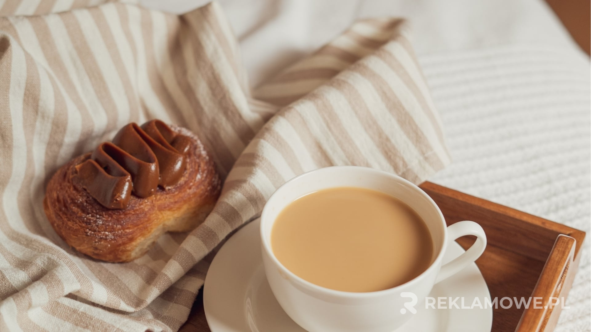 Filiżanka reklamowa używana w kampanii marketingowej